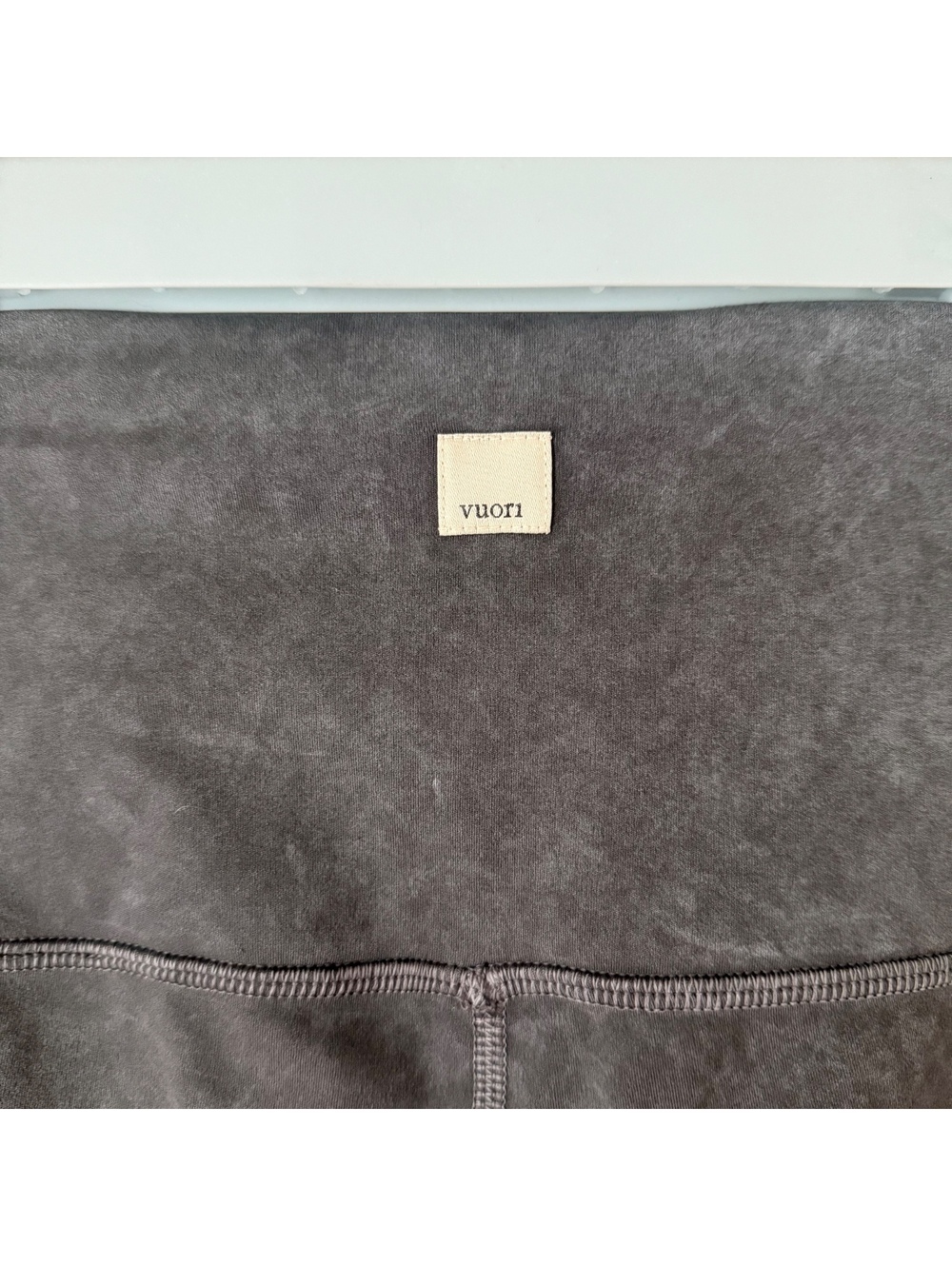 Vuori Studio Charcoal High-Rise Leggings | Medium